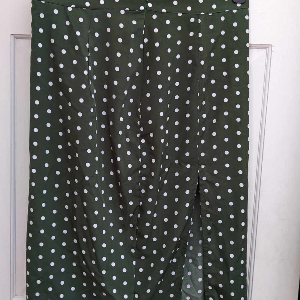 Green polka dot off shoulder top with split skirt by SHEIN, size 0XL (12) - Picture 3 of 5